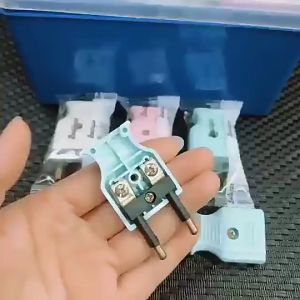 Phích cắm điện chân tròn đồng chống giật 950 loại tốt