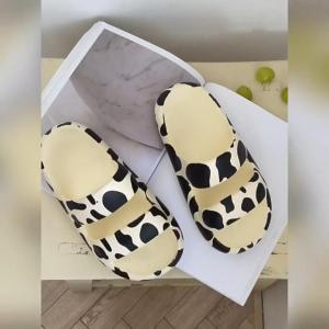 LHMonday ยอดฮิตต รองเท้าพื้นนิ่มแบบสวม รองเท้าแตะสกรีนลาย พื้นโคตรนิ่ม มีลายน่ารักๆให้เลือก ราคาดีงามพลาดไม่ได้