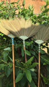 ไม้กวาดดอกหญ้า