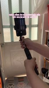 Gậy chụp hình tripod 3 chân livestream xoay 360 độ R1 có remote