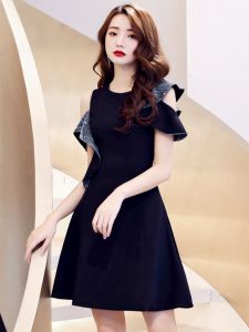 ชุดเดรสสีดำสั้นเซ็กซี่สไตล์ฝรั่งเศส ชุดราตรีสายเดี่ยวสำหรับผู้หญิงในฤดูร้อน ชุดราตรีสั้น ชุดทำงาน ชุดเดรสยาวปานกลาง