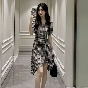 LIRENQING | Đầm A-line Cổ Vuông Họa Tiết Caro Nổi Bật Vòng Eo