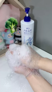 Sữa tắm Ý Dĩ Hatomugi dưỡng trắng dưỡng ẩm mịn làn da 800ml - Nhật Bản