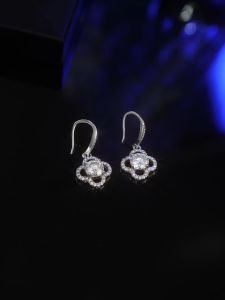 LOVETIA Semanggi Berdaun Empat Moissanite Earring 1.0 Ct 925 Sertifikat GRA BTEZ003