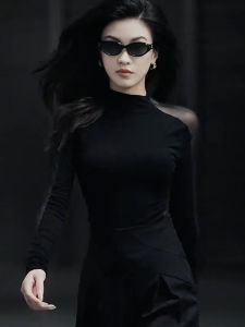 เสื้อยืดแขนยาวผ้าตาข่ายสไตล์ฝรั่งเศสสำหรับผู้หญิง เสื้อเชิ้ตชั้นในทรงเข้ารูป ทรงสลิมฟิต เสื้อเชิ้ตชั้นในแบบต่อเนื่อง