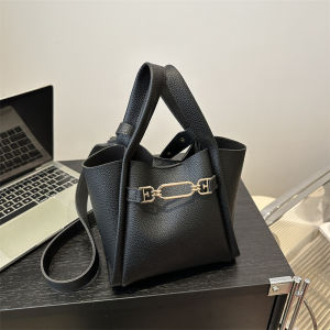 กระเป๋าผู้หญิงทรงถังสะพายข้างแบบสะพายไหล่ได้หลายวิธี กระเป๋าใส่ของสำหรับเดินทาง กระเป๋าถือ กระเป๋าสะพายไหล่แบบหนัง PU สไตล์ยุโรปและอเมริกัน