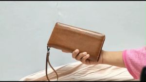 Dompet Panjang Wanita Polos Kulit Sintetis & Resleting 2 Ruang