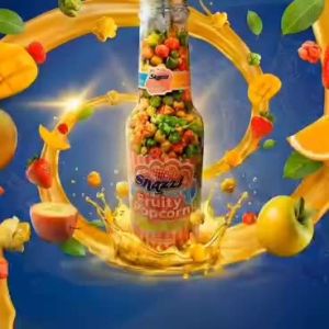 Snazzi Caramel Popcorn bottle 580 gram - caramel coated popcorn - bottle with caramel popcorn scene