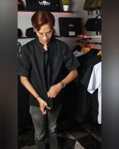 Finecooks Seneca Chef Jacket Koki Pria Simple Lengan Pendek Hitam Zipper