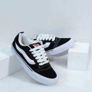 sepatu pria dan wanita laki laki dan perempuan canvas hitam ukuran 36 37 38 39 40 41 42 43 / sepatu vanses KNUAN warna hotam list cacing timbul pria dan wanita / sepatu vanses knuak terbaru perempuan dan laki laki