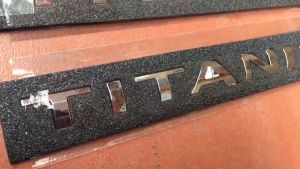 Chữ TITANIUM dán xe Ford Everest 2022+ Ford Ranger 2023+