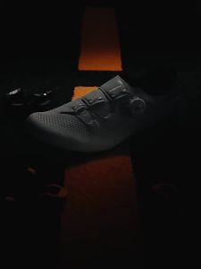 SHIMANO | SHIMANO RC302 Road Cycling Shoes SPD-SL Cleats Compatible Professional Road Bike Lock Shoes Men Women Bicycle Riding Shoes