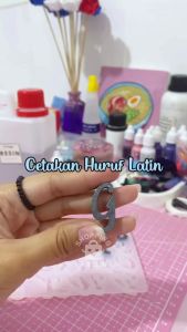 Cetakan Resin Huruf Latin Alphabet Cetakan Gantungan Kunci Bentuk Alfabet Bandul Anting Kalung Bahan Karet Silicone Lentur Elastis Cetakan Silikon Murah Anti Lengket