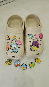Charm sticker 2D gắn dép mẫu C64