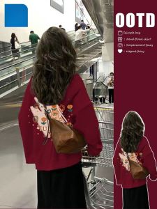 เสื้อสเวตเตอร์คอกลมแขนยาวทรงหลวมสไตล์สตรีทสำหรับผู้หญิงในฤดูใบไม้ร่วงและฤดูหนาว เสื้อสเวตเตอร์คอตตอนผสมโพลีเอสเตอร์ ความหนาปกติ