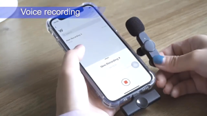 **【Adaptor gratis】2 in 1 Wireless Mikrofon dengan Clip on Wireless microphone Mikrofon berkendara gratis/Pasang dan mainkan**