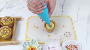 51 Pcs Piping Tips Set Stainless Steel Icing Nozzles Cake Decorating Tools for Baking Pastry Cupcake Cookies