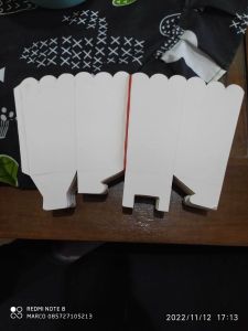 sepaket kertas dan plastik popcorn 6x12