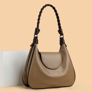 Vintage Leather Satchel Bag Womens Crossbody Handbag Commuter Fashionable Versatile Handbag Shoulder Bag Handbag