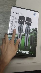 Bộ 2 Micro không dây hát Karaoke Sạc nhanh trong 3 giờ với chân sạc Type- C sử dụng liên tục  8 tiếng. Phạm vi thu tiếng lớn. Bảo Hàng Chính Hang 12 tháng.