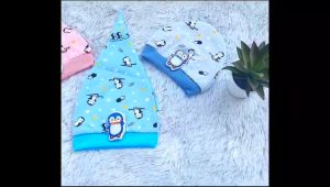 Topi Bayi Motif Jorins Pinguin Lucu