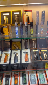 Bật lửa khò 1 tia Honest BCZ853-2 chính hãng – Chống gió nhìn rõ gas chỉnh lửa dễ nhỏ gọn siêu bền