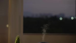 Christmas Style Mini Air Humidifier 400ml 2H/4H Timer Warm Light Aroma Diffuser Quiet Raindrop Mist for Desk Decor