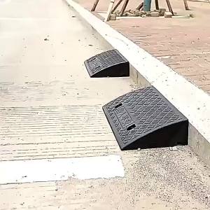 【จัดส่งฟรี.】chishop ทางลาดพลาสติก มีหลายขนาดให้เลือก ป้องกันการชน สำหรับถนน ทางลาดรถยนต์