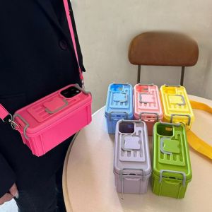 🚚【จัดส่งภายใน24ชั่วโมง + S + COD + จัดส่งฟรี】เคสโทรศัพท์กล่องเก็บของอเนกประสงค์สำหรับ iPhone 11 12 13 14 15 16 Pro Max Plus พร้อมเคสป้องกันป้องกันการสูญเสียสายคล้องแบบคาดตัว