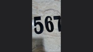 Nomor Rumah Bahan Akrilik Angka Kamar Kost & Hotel Font Arial