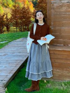 กระโปรงสั้นลายทางเอวสูงทรงเอเข้ารูปสำหรับผู้หญิง กระโปรงทรงเค้กยาวปานกลาง ทรงเอ เอฟเฟกต์รัดรูป ฤดูใบไม้ผลิและฤดูใบไม้ร่วง