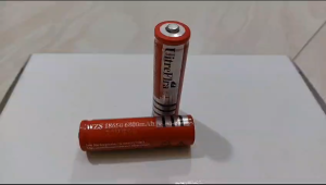 Pin 3v7 Pin 18650 dung lượng 6800mAh tốt dùng cho đèn pin quạt sạc dự phòng