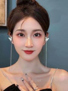 Elegant Butterfly Tassel Clip-On Earrings for Women Summer Lightweight Luxury Design Sensation Cold Style No Piercing Required