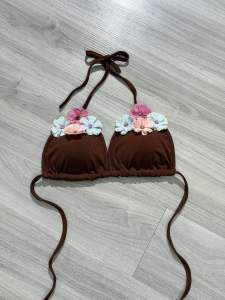 Áo bikini đính hoa Sỉ 55k Duoi 50kg Vải tăm lạnh Hình thật shop tự chụp Mẫu bán quanh năm
