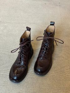 ล้าง หนัง สไตล์อังกฤษ ผู้หญิง รองเท้าบูทมาร์ตินสั้นของแท้ หนัง Retro French สลิมฟิต รองเท้าบู๊ต ฤดูใบไม้ร่วง ฤดูหนาว รองเท้าบูทเปลือยขนาดเล็ก