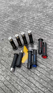 PAKET JALU STANG MOSCOW + HANDGRIP HANDFAT MERK MOSCOW PEMAKAIAN MOTOR MATIC BEBEK SET KIRI KANAN BANDUL STANG MOTOR SEPASANG JALU STANG DAN HAND GRIP LEMBUT PAKET 2IN1 VARIASI AKSESORIS MOTOR JALU STANG CNC PREM + HAND GRIP UNIVERSAL