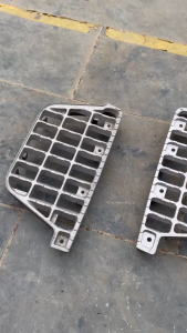 Bậc lên xuống xe ô tô Jac từ 15 đến 5 tấn 808 dùng cho xe ô tô ben thùng phổ