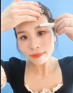 Electric Eyebrow Trimmer Rechargeable USB Eye Brow Hair Removal Painless Eyebrow Razor Eyebrow Shaver Mini Hair Removal Device for Men and Women