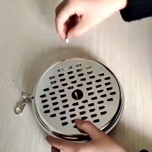 Khay Đựng Nhang Muỗi INOX Không Gỉ Khóa Gài Vặn Chốt An Toàn Hộp Đựng Nhang Muỗi Có Móc Treo -RA888