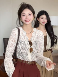 Crocheted Hollow V-neck Lace Shirt Female Spring & Fall New Design Sense Casual Loose Slimming Inner Match Small Shirt Tops Tide