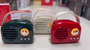 ลำโพงบลูทูธ รุ่น KTS-1682 5W เพิ่ม-ลดเสียงได้ มีสายหิ้วน่ารัด พกพาง่าย รองรับ USB มีให้เลือกสามสี ลำโพงวินเทจ ลำโพงพร้อมส่ง