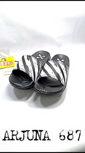 Sandal Nyaman untuk Aktivitas Sehari-hari: Pilihan Sandal Selop Off White Strip & ARJUNA 687