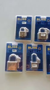 แม่กุญแจ พร้อมลูกกุญแจ BLISS สีเหลือง