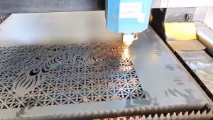 โทวะ เหล็กฉลุ แผ่นฉลุลาย ลายมงคล ฉลุลายจีน เหล็กฉลุลาย ตกแต่งรั้ว ระแนง ระเบียง ผนัง บังตา บิวด์อินด์ ประดับตกแต่ง สวน บ้าน FR 16 นกยูง หงษ์