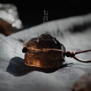 Mens Tea Crystal Pendant Natural Stone Raw Material Necklace Smoke Crystal Stone Pendant Sweater Chain World Style Jewelry