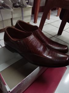 sepatu formal