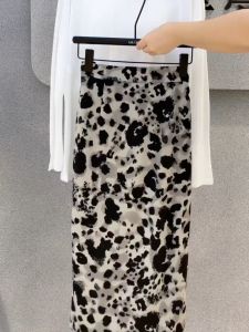 Áo Thun Nữ Tay Dài Bằng Lụa Băng Mùa Hè Thiết Kế Không Đều Thời Trang Sành Điệu Màu Trơn Áo Thun Cổ Tròn Dáng Rộng Thường Ngày