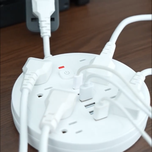 CHIEFWAY Flat Plug Power Strip with Overload Protection And One-touch Switch Wall-mounted Extension Cord