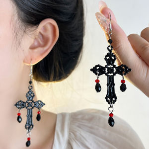 ต่างหูพู่กางเขนแบบโกธิคสีเข้มสำหรับผู้หญิง ต่างหูแบบติดหูสไตล์วินเทจเฉพาะกลุ่ม อุปกรณ์ตกแต่งหูสำหรับสาวฮอต