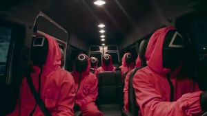 ⚡ส่งไว⚡ Squid Game Front Man Mask: Iconic Lee Jung Jae Replica for Cosplay Enthusiasts